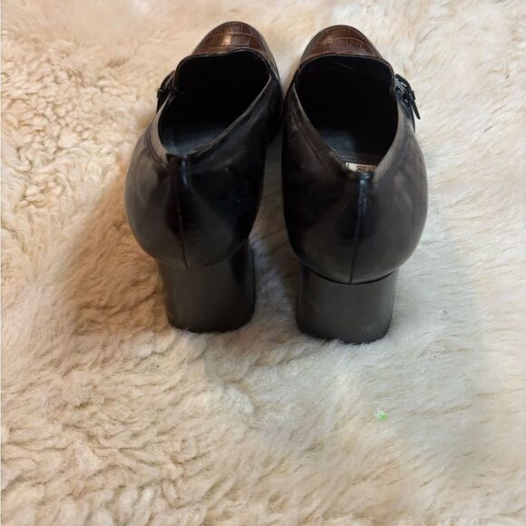 Brighton Women's Black and Brown Leather Loafers size 10 - Picture 5 of 8